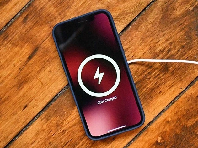 南和苹果手机维修分享iPhone 12可以随便充电吗 